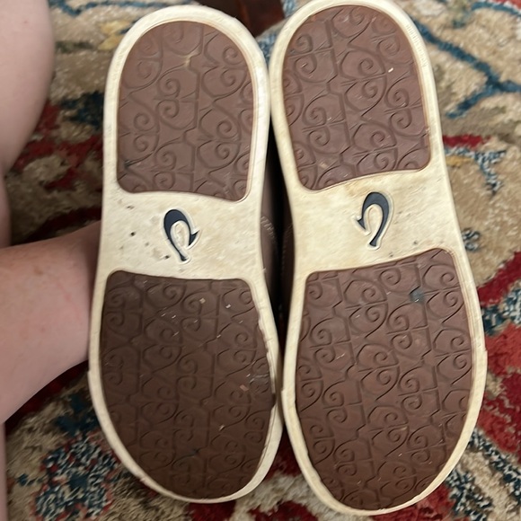 Olukai Pehuea slip ons women’s 7.5 taupe leather - Picture 3 of 6